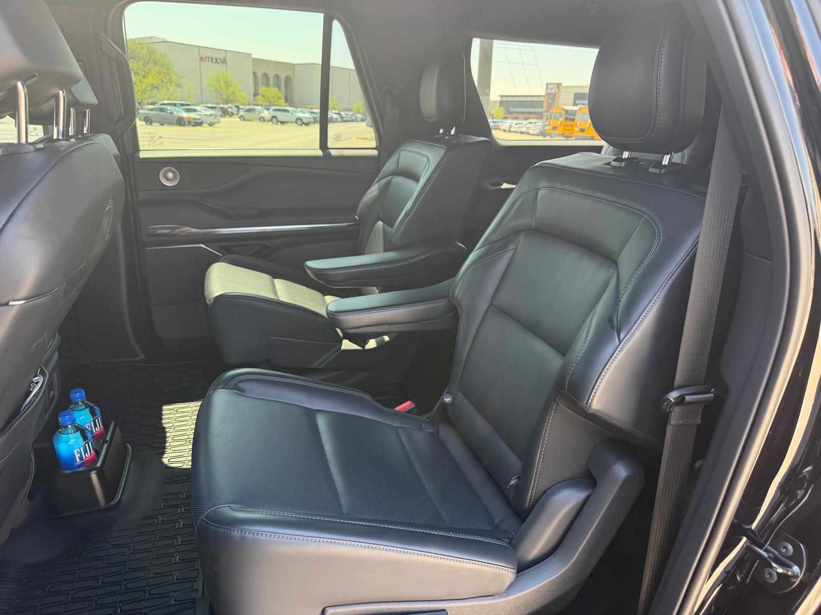Lincoln Navigator second-row captain chairs